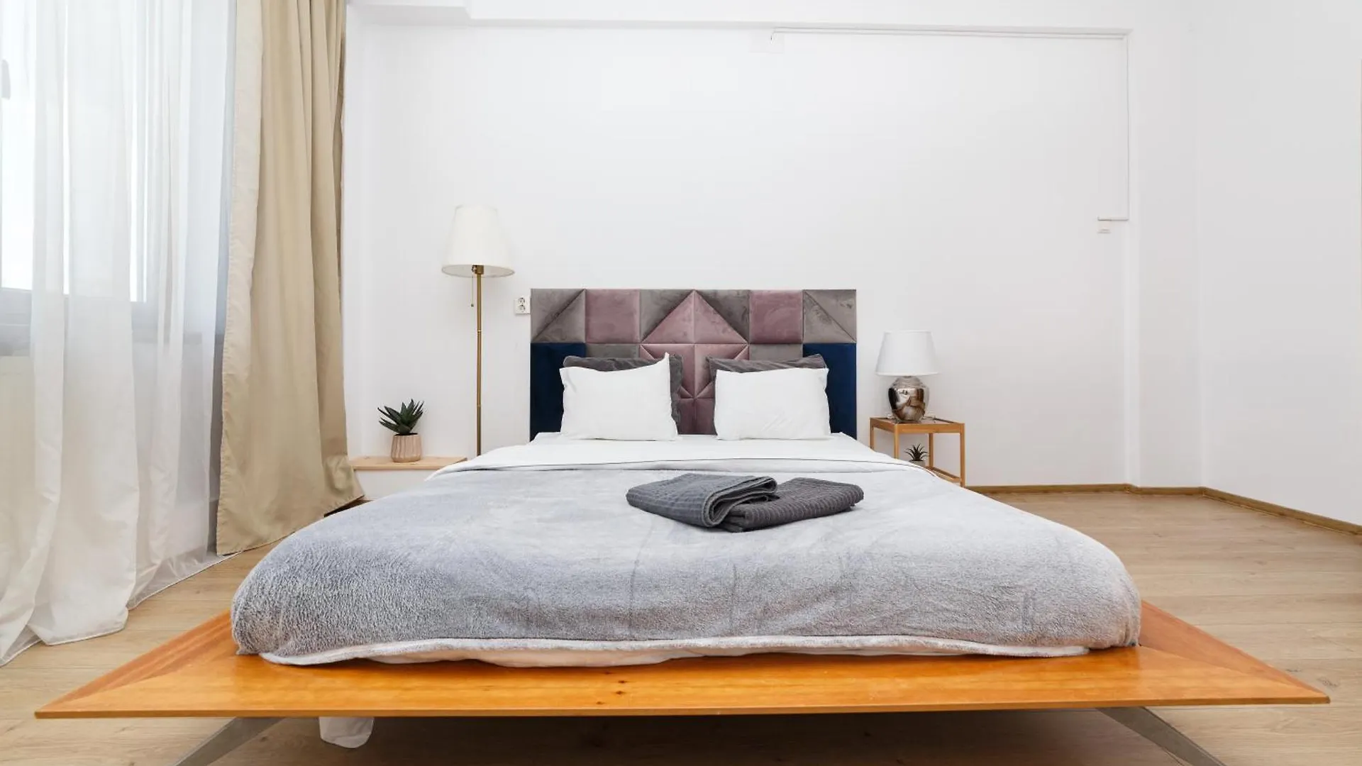 Color Apartments Franceza Street 4Bedrooms 부쿠레슈티 루마니아