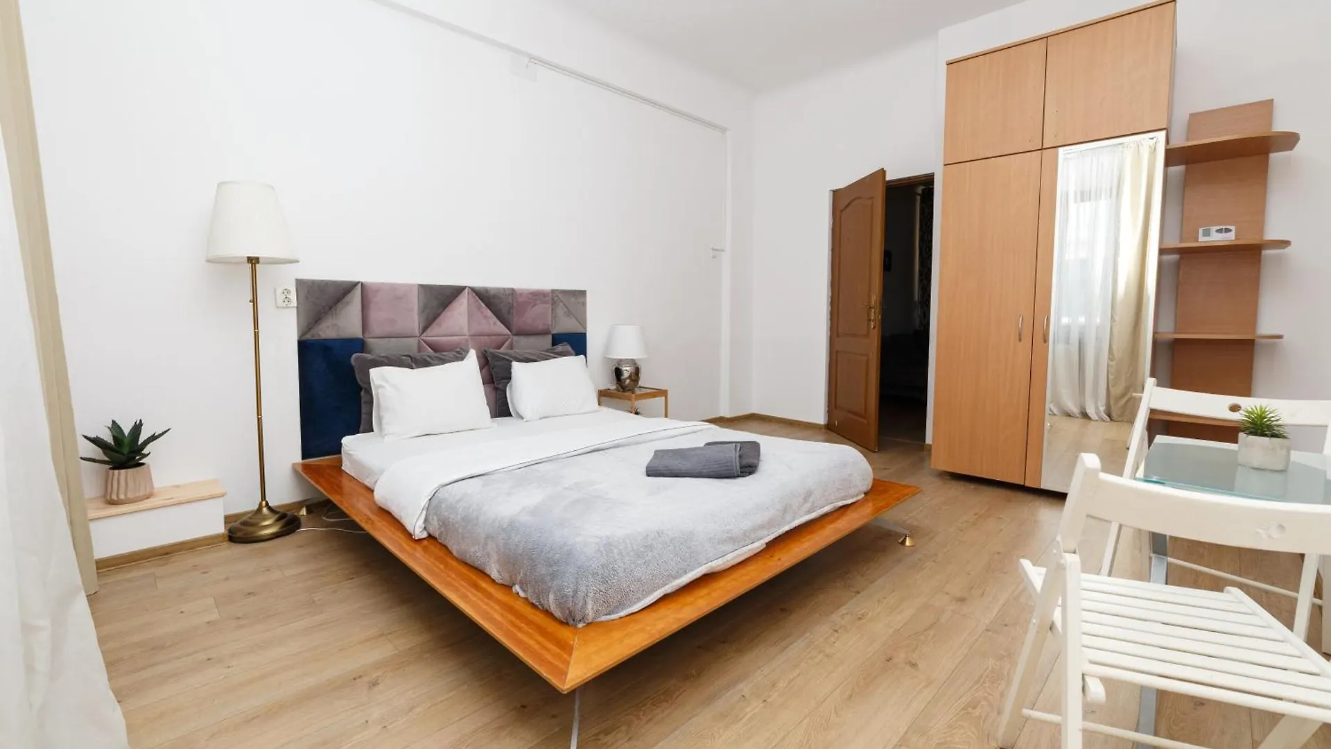בוקרשט Color Apartments Franceza Street 4Bedrooms 0*,  רומניה