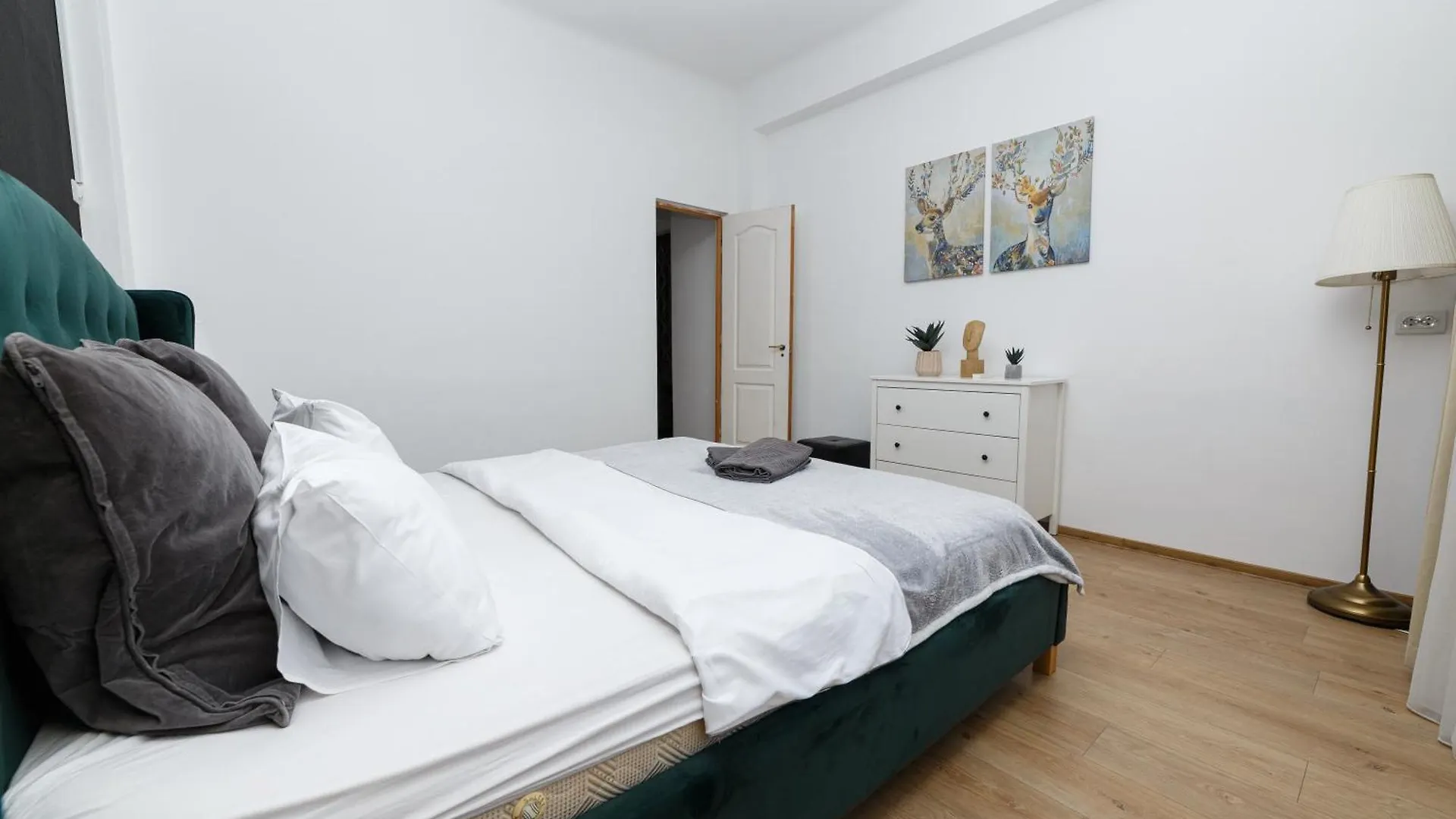 בוקרשט Color Apartments Franceza Street 4Bedrooms רומניה