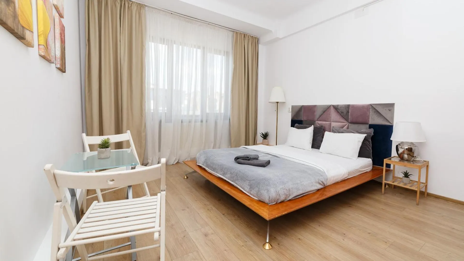 בוקרשט Color Apartments Franceza Street 4Bedrooms 0*,