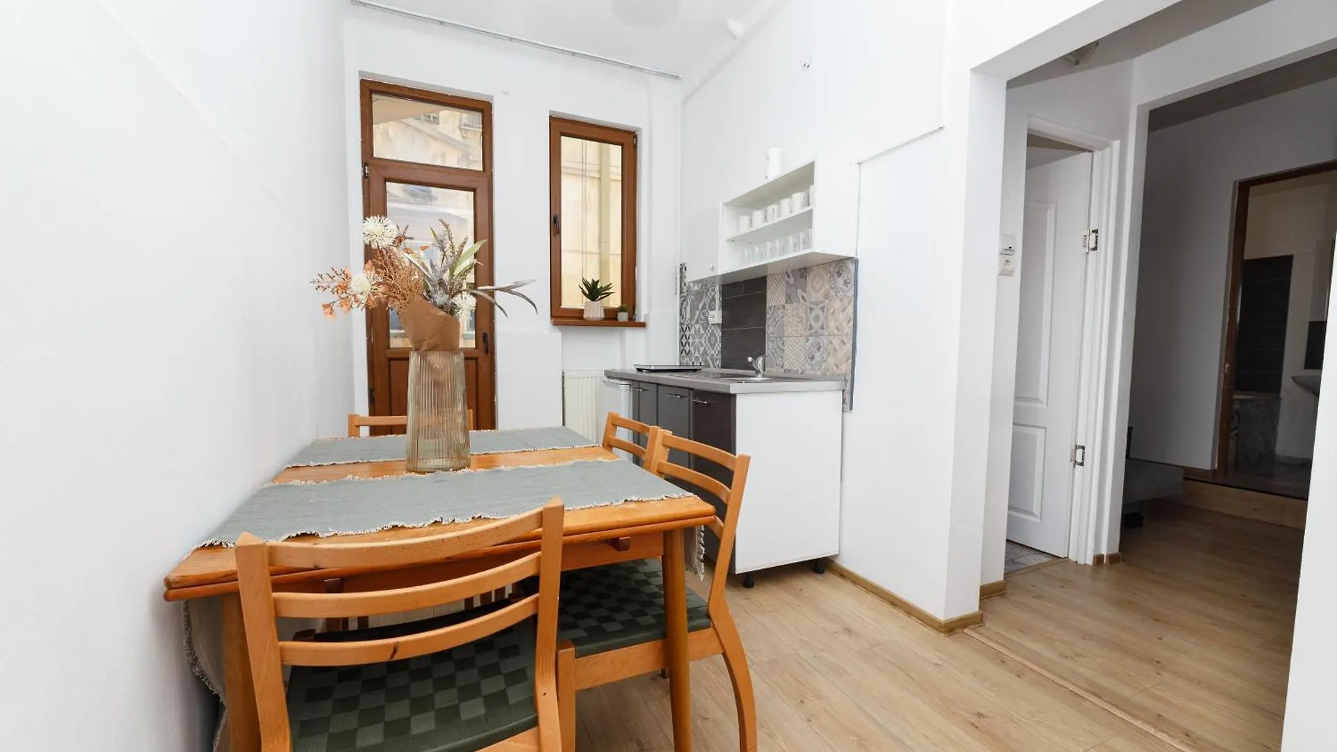 בוקרשט Color Apartments Franceza Street 4Bedrooms 0*,  רומניה